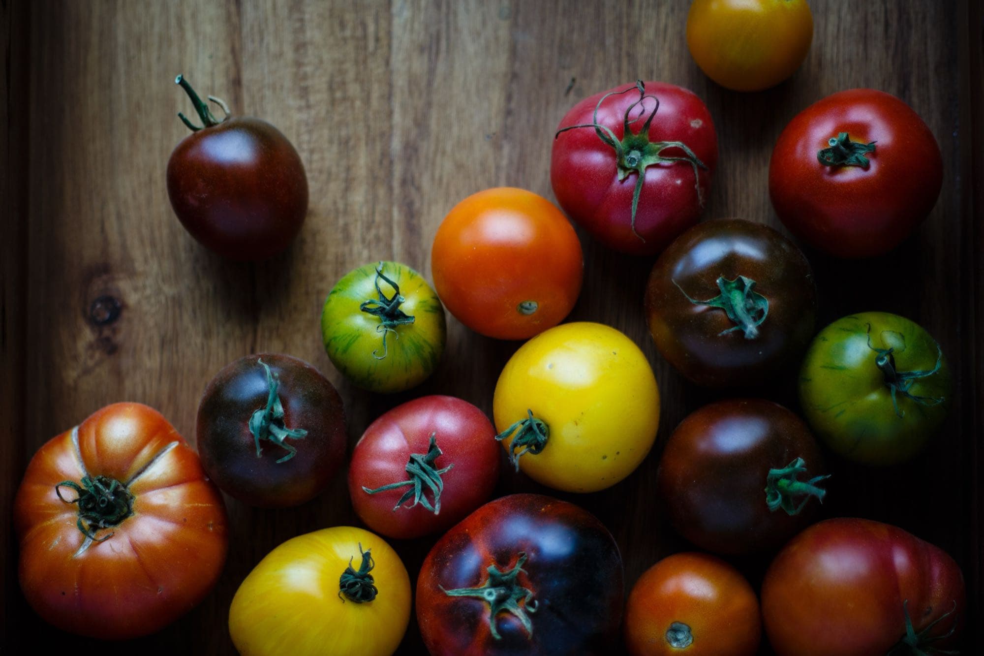 Dalla terra alla tavola: pomodori e bruschetta